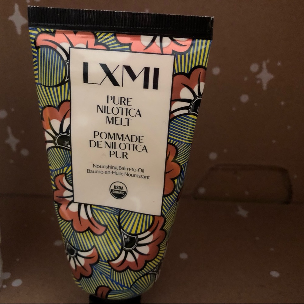 Multiple FabFitFun items. - Picture 6 of 9